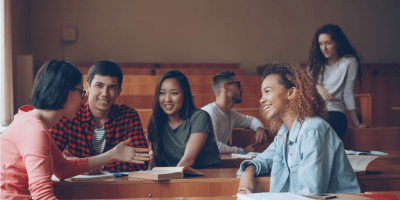 A group of students working well together